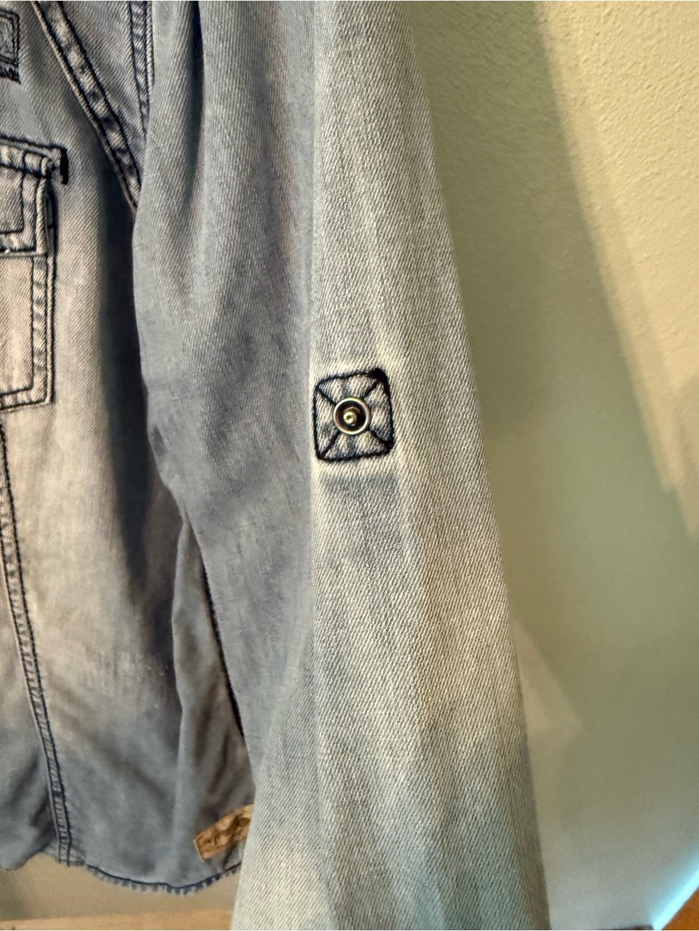 Harley-Davidson Light Blue Studded Distressed Pearl Snap Denim Shirt Size L - Picture 7 of 12